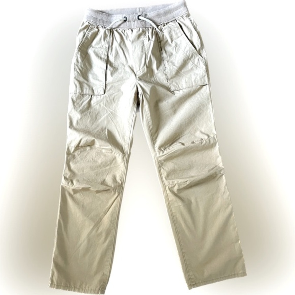 Boys’ Gap Khaki, lightweight Pants. Size Boys’ medium. Size 8